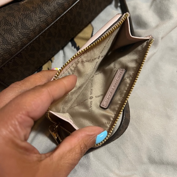 Beautiful micheal kors purse & wallet set - Picture 11 of 13